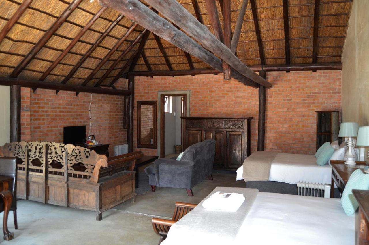 Отель Chartwell Manor Экстерьер фото
