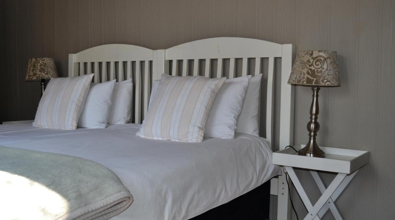 Отель Chartwell Manor Экстерьер фото